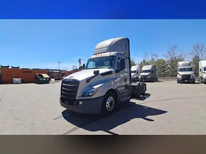 2020 Freightliner Cascadia 126
