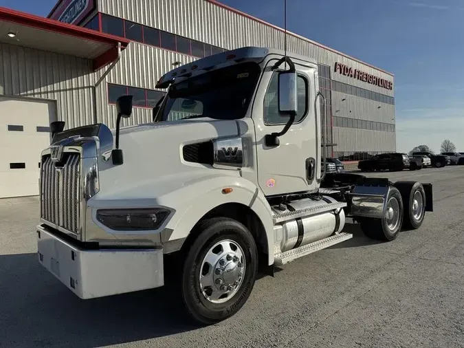 2022 Western Star 49Xd0a2fd53171d2fd5cca225e2c74bf527
