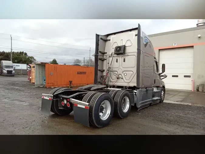 2022 Freightliner Cascadia 126d0a3d33632d493875e83850b429e8726