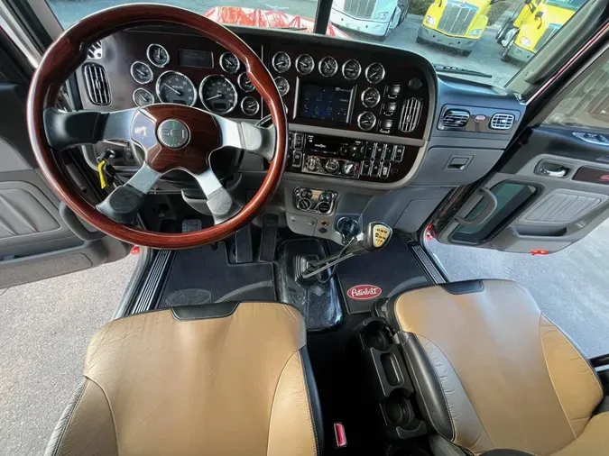 2020 Peterbilt 389