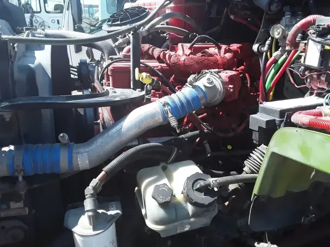 2014 FREIGHTLINER M2 106
