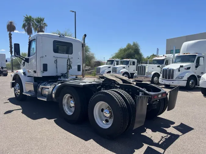 2020 Peterbilt 567
