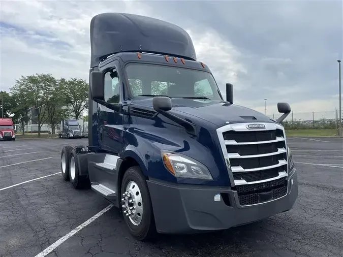 2018 FREIGHTLINER CA126