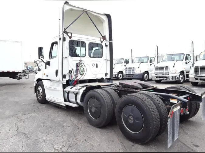 2019 FREIGHTLINER/MERCEDES CASCADIA 125