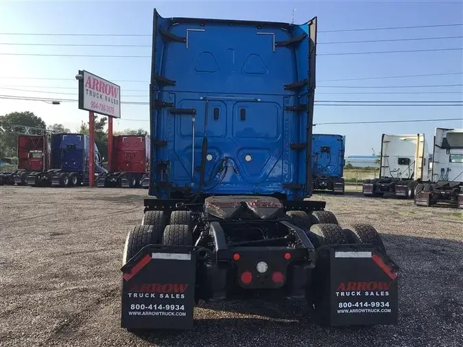 2021 FREIGHTLINER CA126