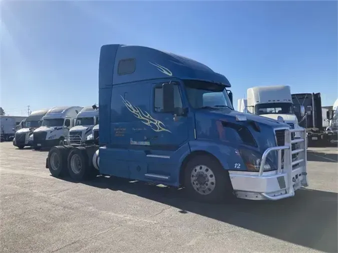 2008 VOLVO VNL64T670