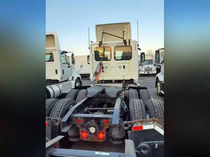 2018 FREIGHTLINER/MERCEDES CASCADIA 125d0aedfc40c695726a996779527041dd1