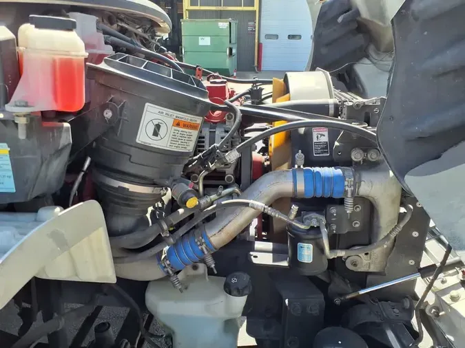 2017 FREIGHTLINER/MERCEDES M2 106