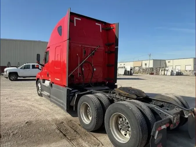 2021 FREIGHTLINER CASCADIA 126