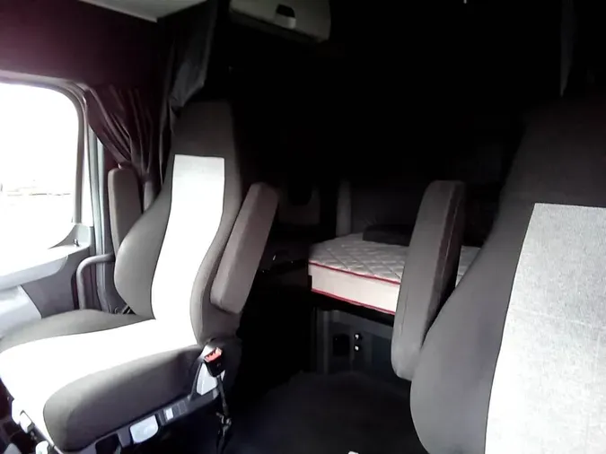 2022 Freightliner Cascadia