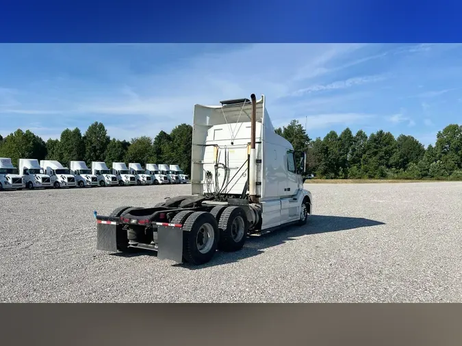 2016 Volvo VNL 740