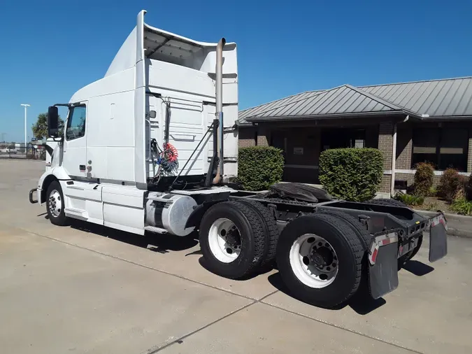 2019 VOLVO VNR64T-640