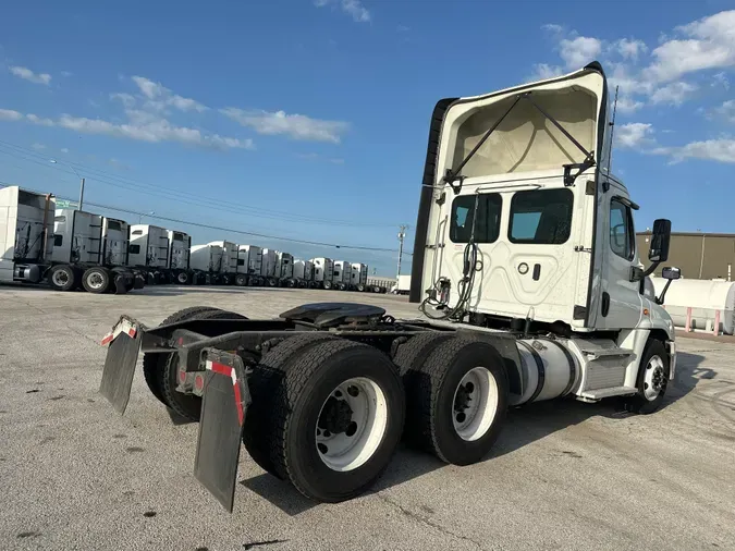 2020 FREIGHTLINER/MERCEDES CASCADIA 125