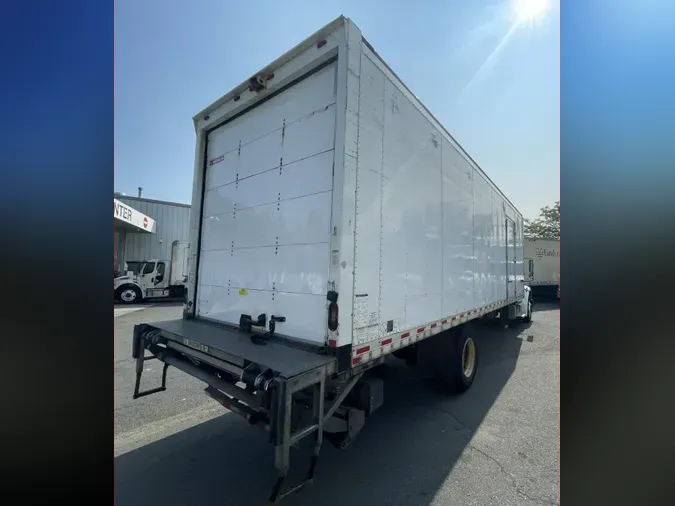 2018 FREIGHTLINER M2 106