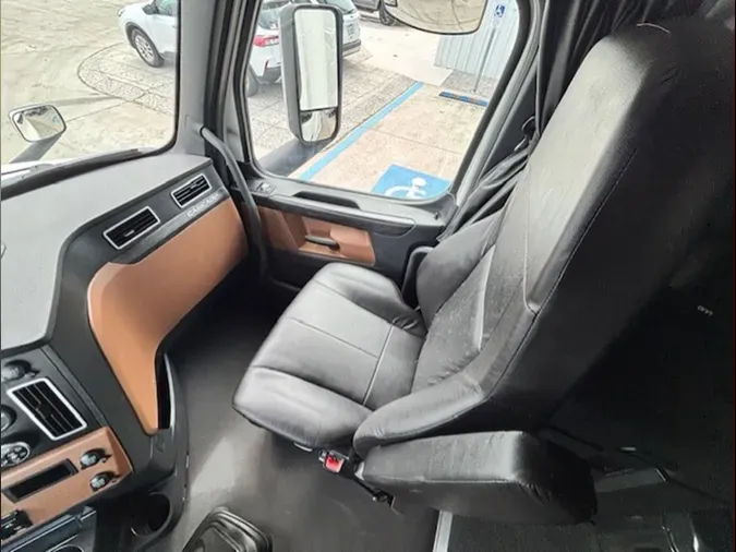 2023 Freightliner Cascadia 126