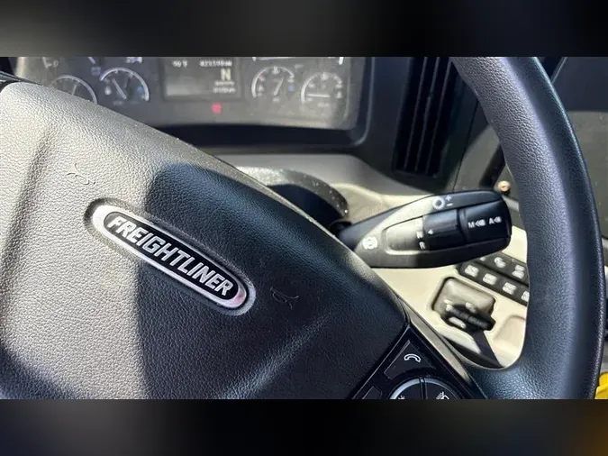 2022 FREIGHTLINER CA126
