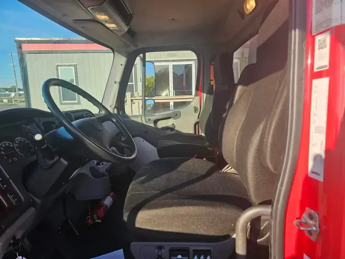 2019 FREIGHTLINER/MERCEDES M2 106