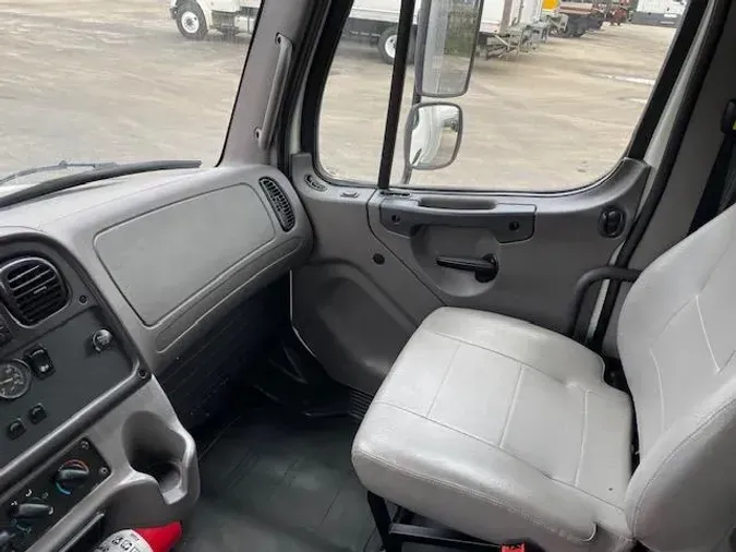 2019 Freightliner Business Class M2 106