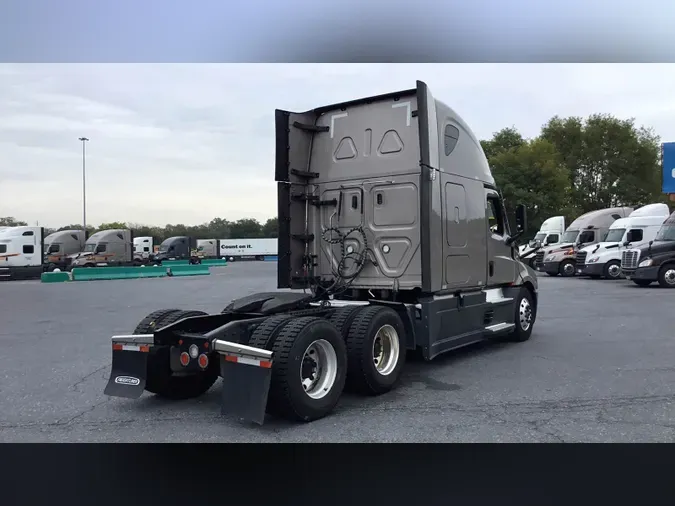 2024 Freightliner Cascadia 126d0c7d38f620355aaee46bb9b0b8187b2