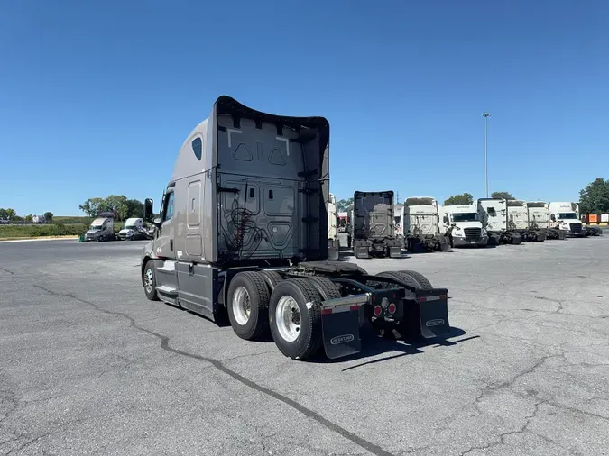 2025 Freightliner Cascadia 126