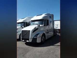 2020 VOLVO VNL64T-760