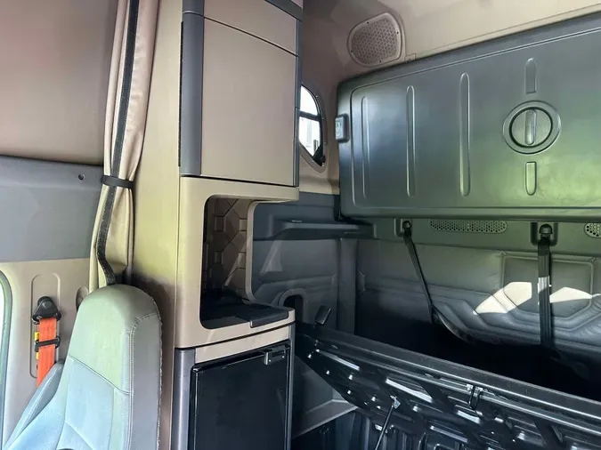 2019 FREIGHTLINER CASCADIA