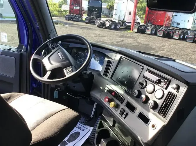 2021 FREIGHTLINER CA126