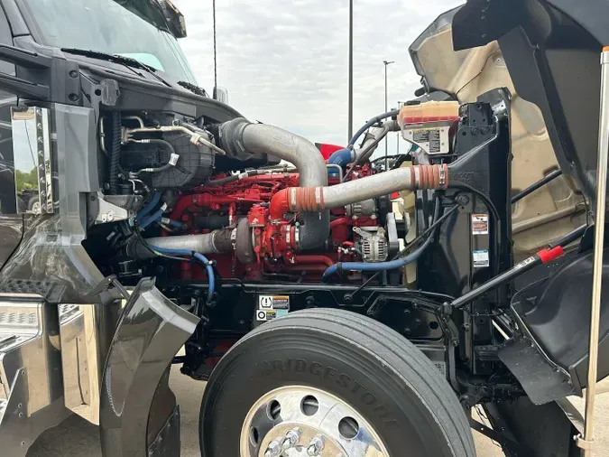 2024 Kenworth W990