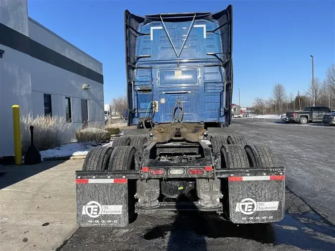 2021 VOLVO VNL760