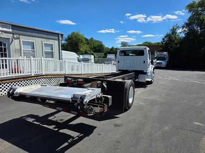 2016 FREIGHTLINER/MERCEDES M2 106