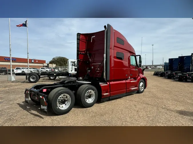 2025 VOLVO VNL64T760