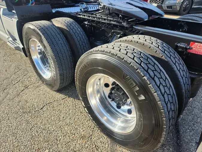 2023 VOLVO VNL64T860d0e5a5ad4b90d842d62320bc26330ba7