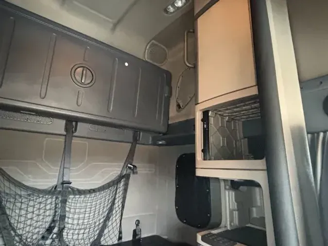 2020 Freightliner Cascadia 125