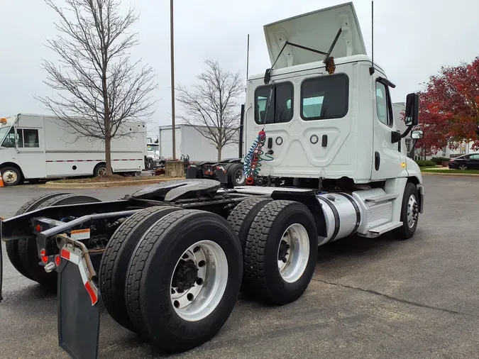 2019 FREIGHTLINER/MERCEDES CASCADIA 125