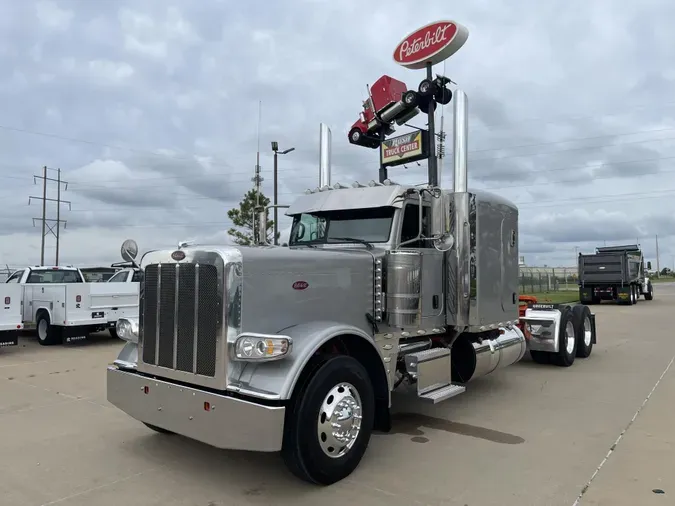 2022 Peterbilt 389