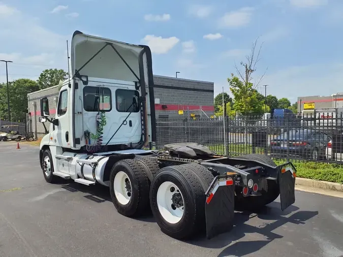 2019 FREIGHTLINER/MERCEDES CASCADIA 125