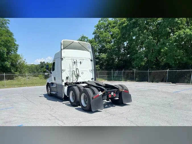 2020 Freightliner Cascadia 126