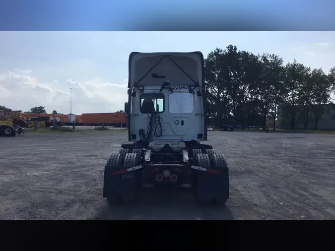 2020 Freightliner Cascadia 126