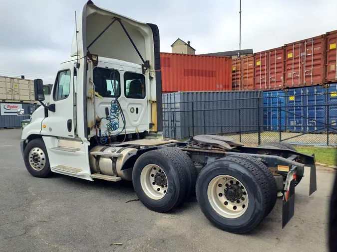 2019 FREIGHTLINER/MERCEDES CASCADIA 125