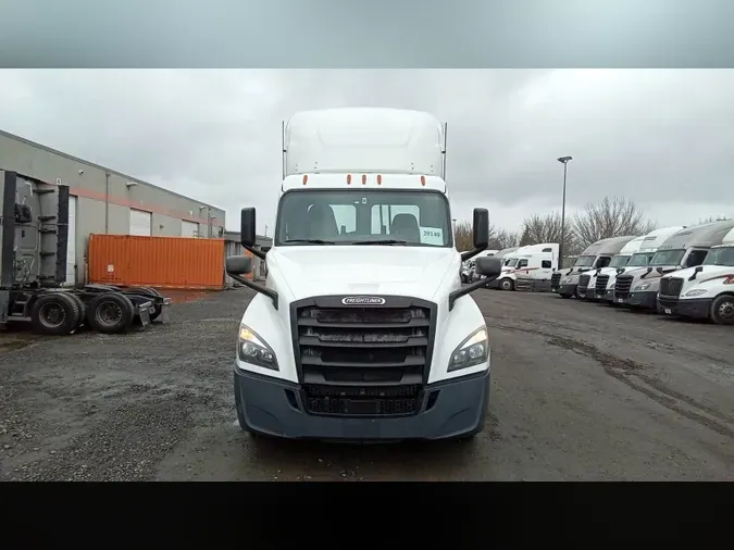2020 Freightliner Cascadia 126