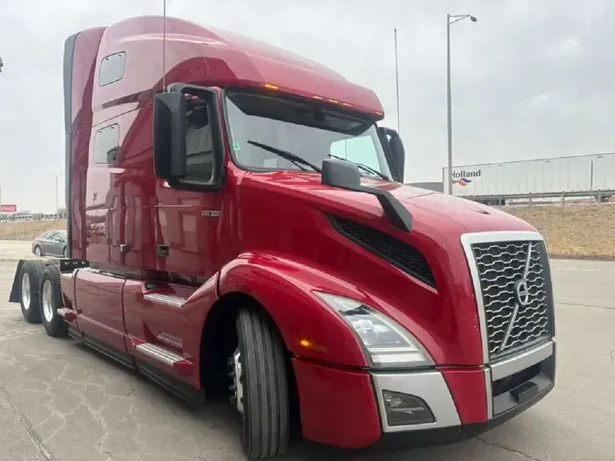2020 VOLVO VNL64T760