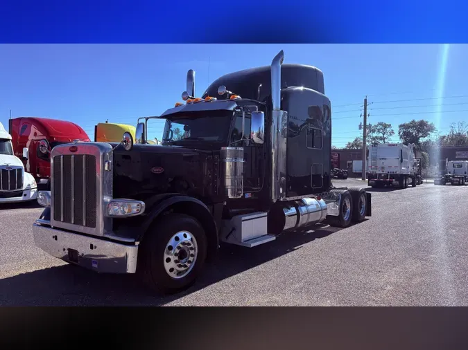2022 Peterbilt 389