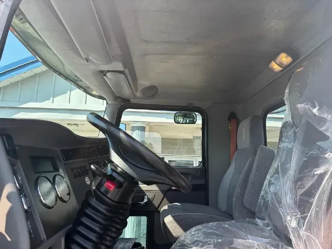 2018 KENWORTH T370