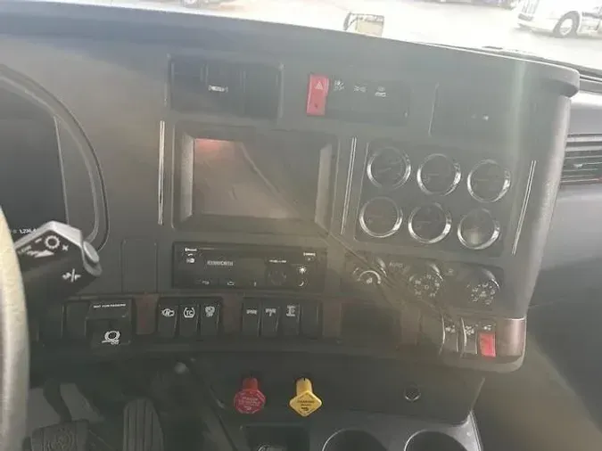 2023 Kenworth T680d10ef8f81a6eb30ae2a2f07561e4bf9f