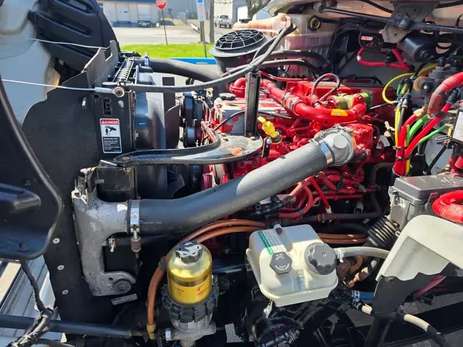 2019 FREIGHTLINER/MERCEDES M2 106