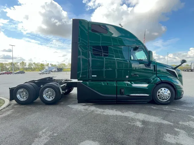 2026 VOLVO VNL64T860