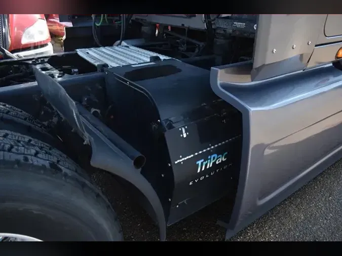 2019 INTERNATIONAL LT