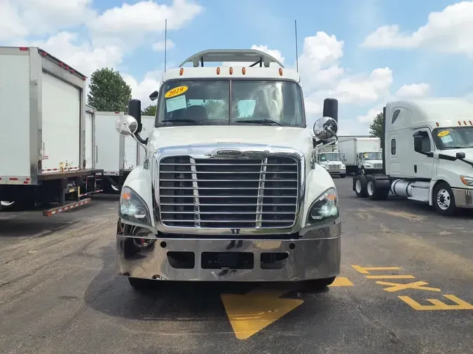 2019 FREIGHTLINER CASCADIA 125
