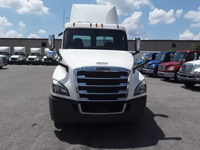 2020 FREIGHTLINER NEW CASCADIA 126