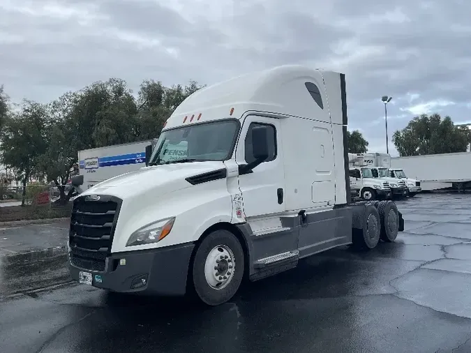 2020 Freightliner T12664ST